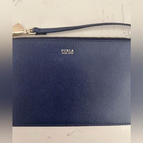 Furla Navy Leather Wristlet with Gold Hardware- LIKE NEW - Picture 2 of 6